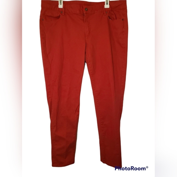 Liz Claiborne Denim - ♥️ LIZ CLAIBORNE RELAXED FIT RED JEANS SIZE 18T 37 W 32 L ♥️